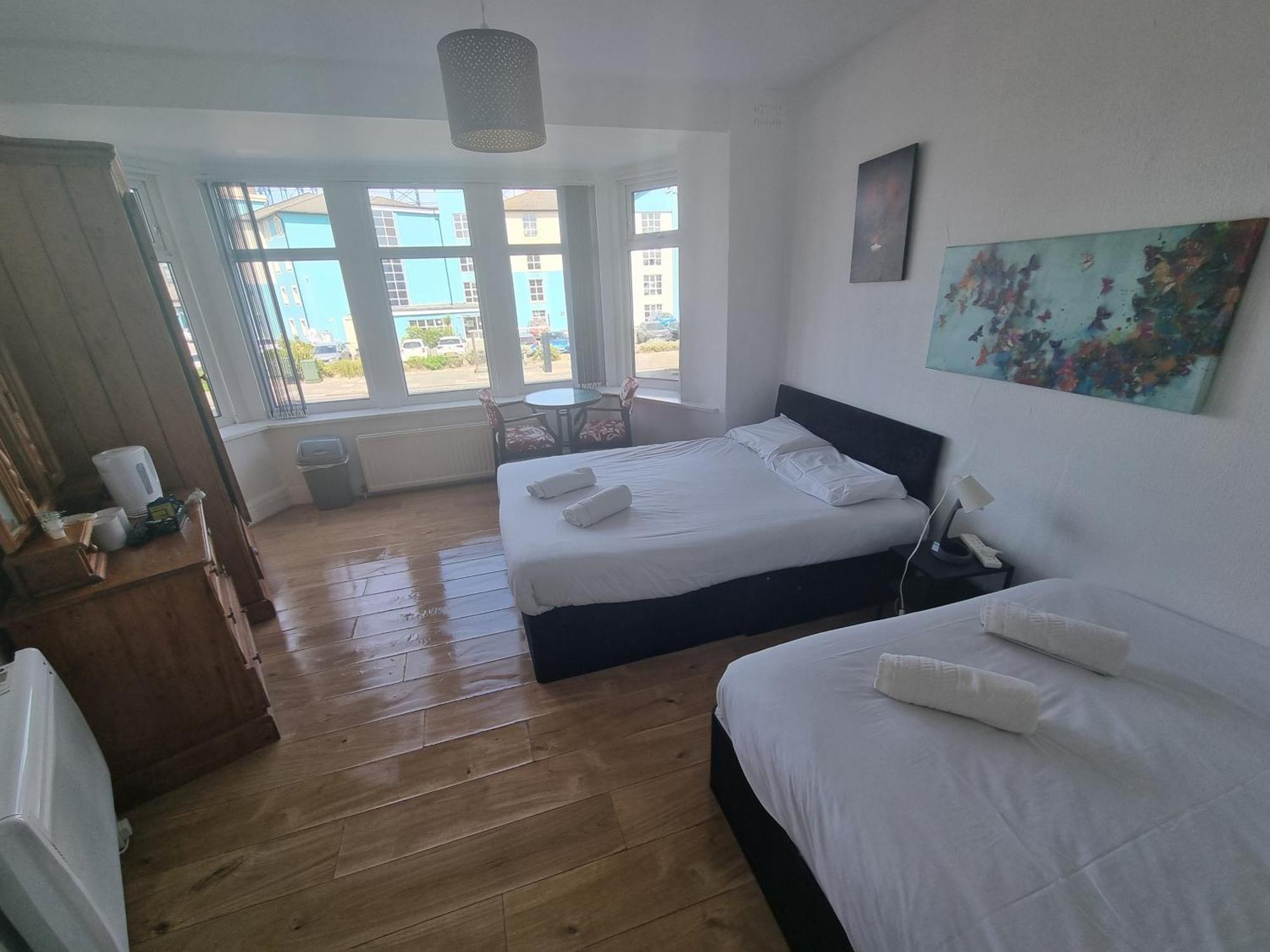 Henson Hotel Pleasure Beach Blackpool Room photo